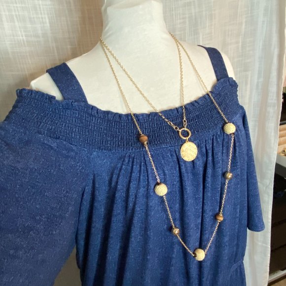 Cold shoulder denim look dress | Robe look denim à épaules dénudées - Picture 2 of 9